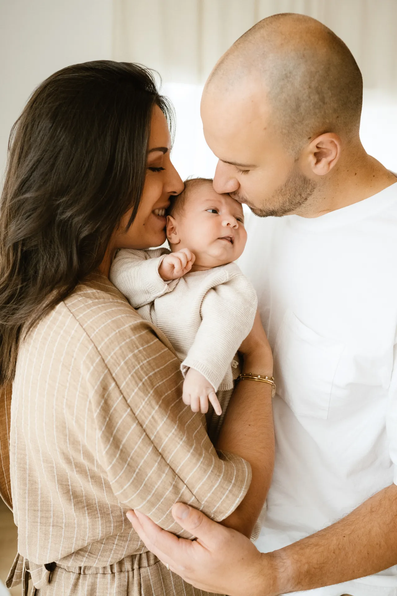Petits orteils de bébé photographiés en gros plan