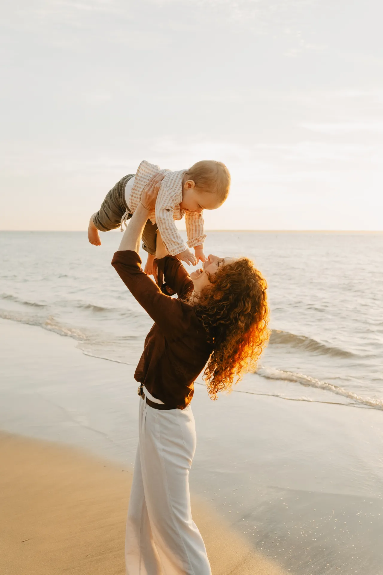 Parents et enfants réunis pour un portrait authentique